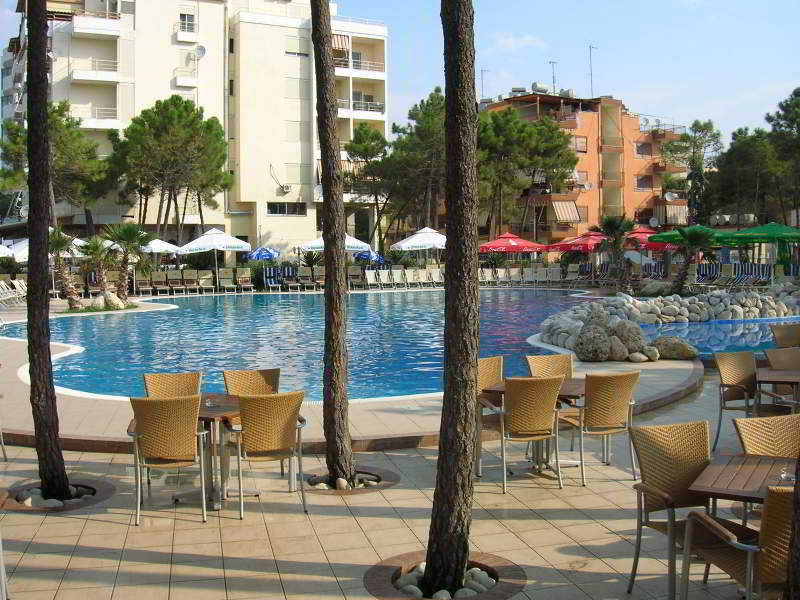 Dolce Vita Hotel Durrës Buitenkant foto
